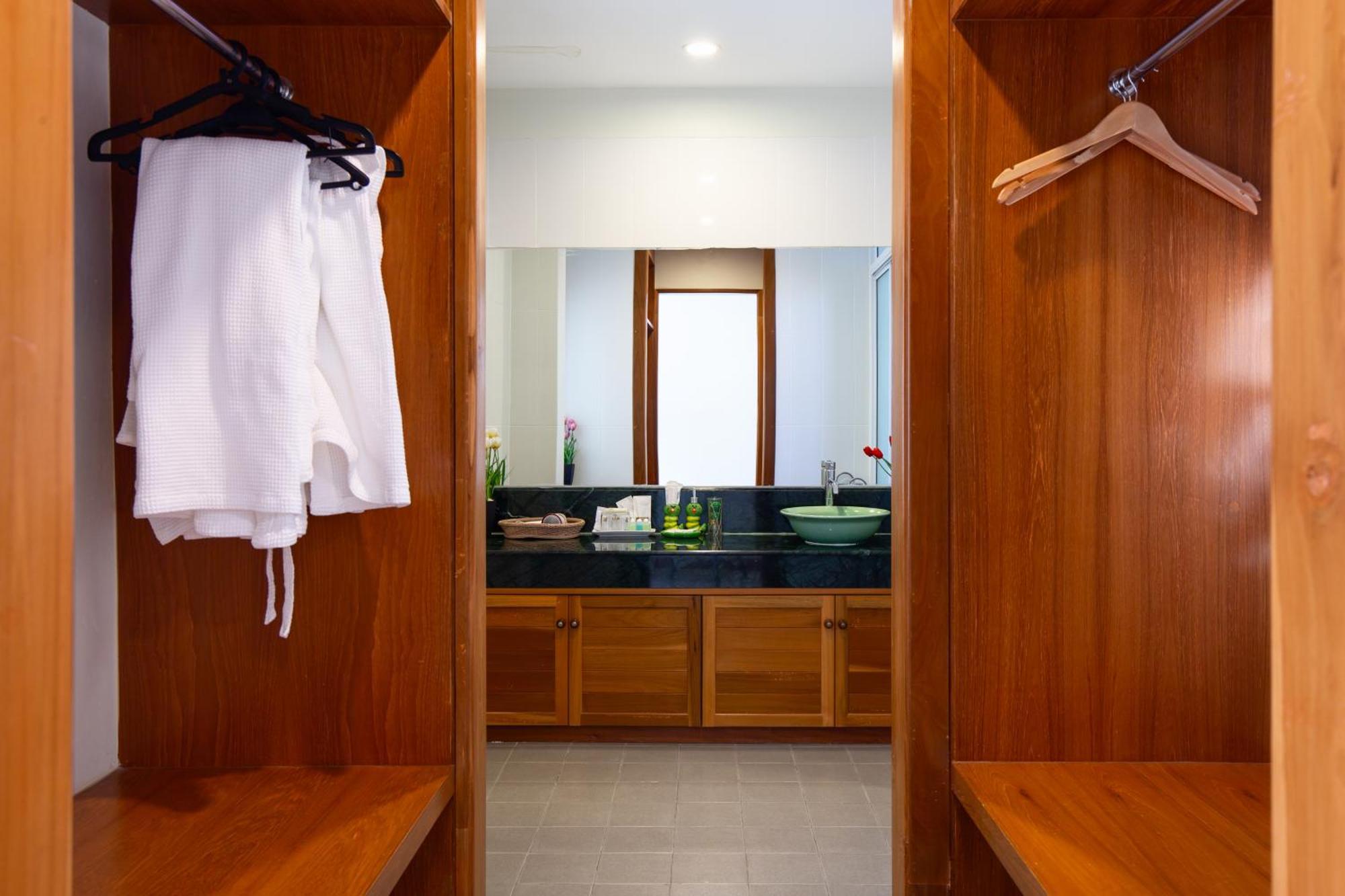 Kanchanaburi City Hotel Екстериор снимка